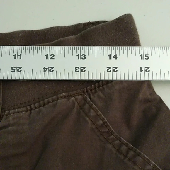 LEE EASY FIT, COTTON, STRETCH, MIDRISE, CAPRI, CARGO PANTS WITH TAB CUFF HEM - Picture 7 of 11